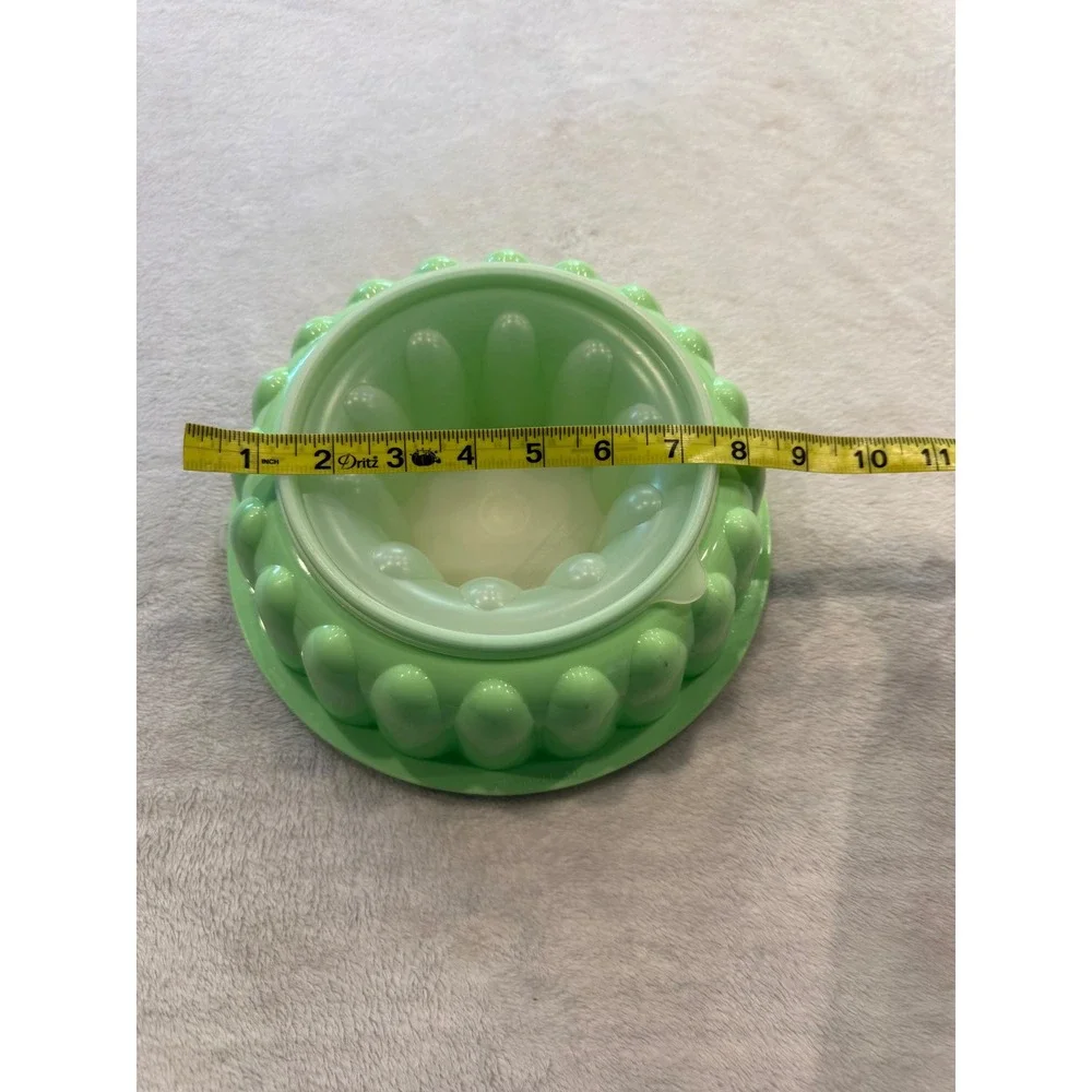 Tupperware Vintage Jel-N-Serve Jello Mold Mint Green Fluted Ring with Lid